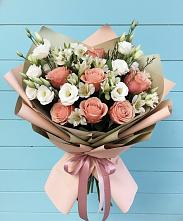 Букет цветов из:  Розы, Альстромерии и Лизиантусы в Первомайском Оренбургский район