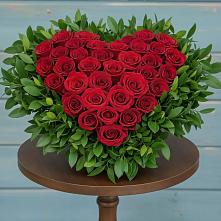 Цветочная композиция из Розы в виде сердца в Первомайском Оренбургский район