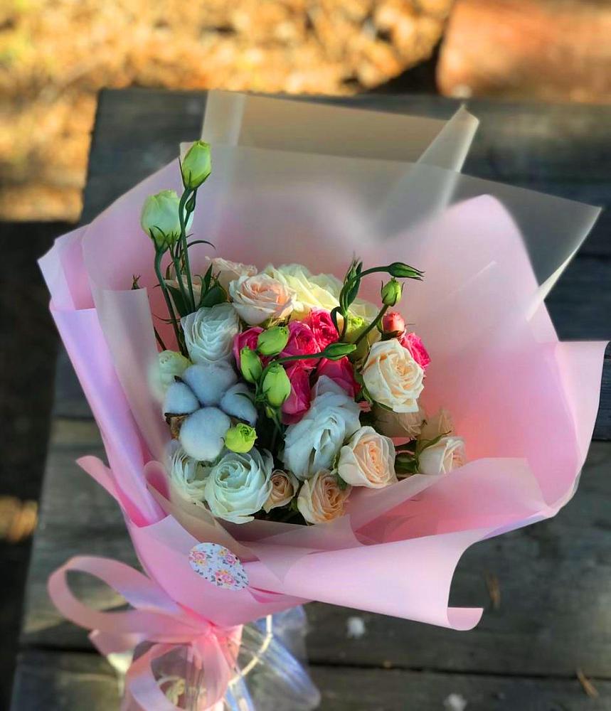 Букет цветов из: Розы и Лизиантусы в Первомайском Оренбургский район