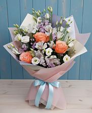 Букет цветов из:  Лизиантусы, Розы, Альстромерии и Гипсофила в Первомайском Оренбургский район