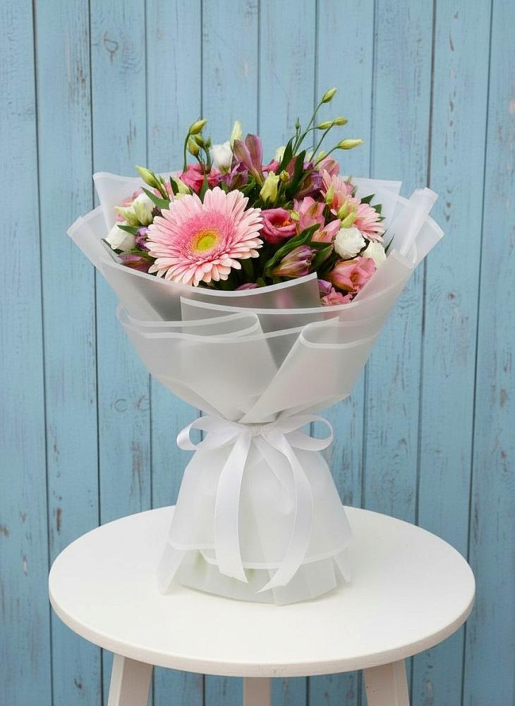 Букет цветов из: Герберы, Альстромерии и Лизиантусы в Первомайском Оренбургский район